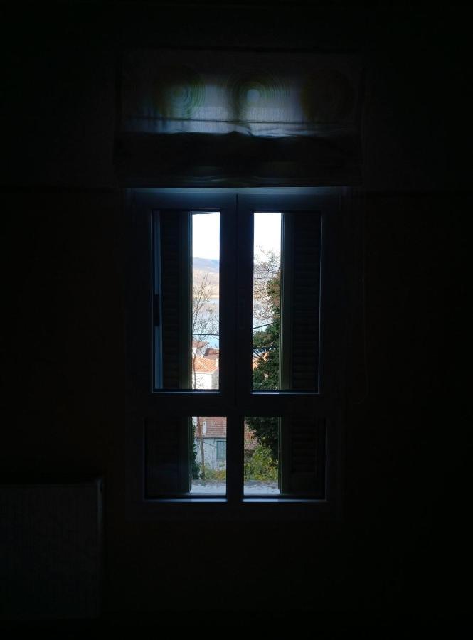 Room "Honeybee" In A Neoclassical House Kastoria Zewnętrze zdjęcie