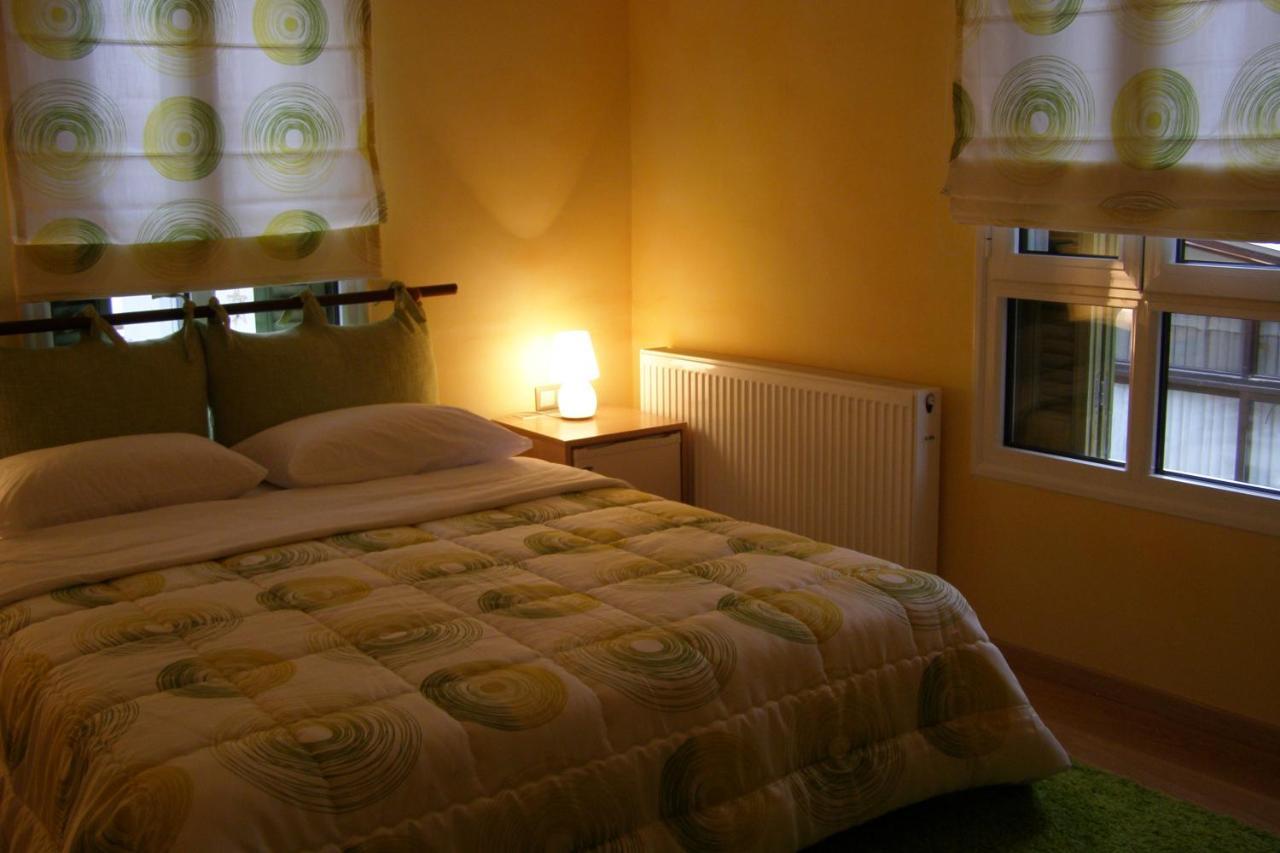 Room "Honeybee" In A Neoclassical House Kastoria Zewnętrze zdjęcie