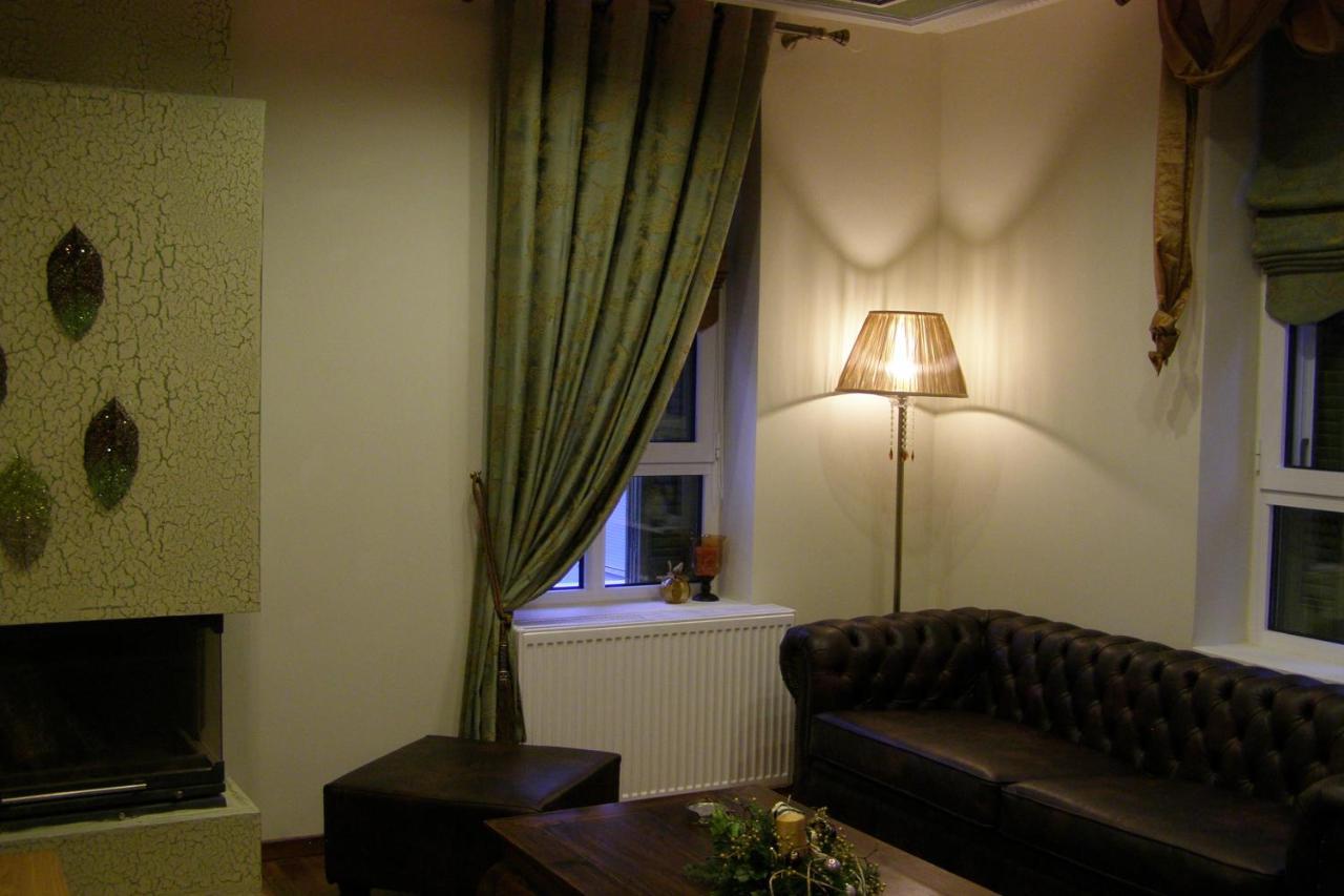 Room "Honeybee" In A Neoclassical House Kastoria Zewnętrze zdjęcie